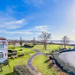 Apartment 5 Pers-air Conditioning-pool-parking-beach