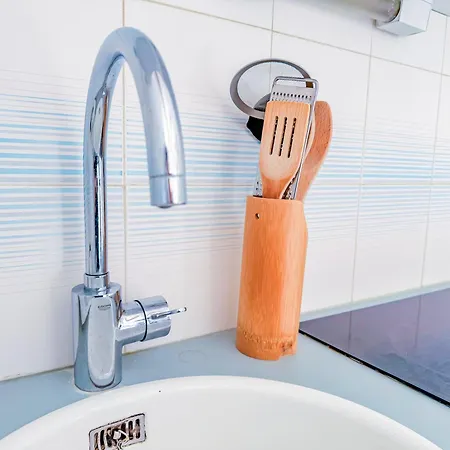 5 Pers-air Conditioning-pool-parking-beach Apartment